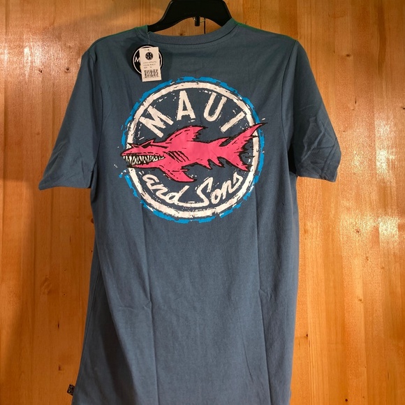 MAUI & SONS Medium M Med MD Shark Logo Mens T-shirt Tee Shirt Blue - Picture 4 of 9